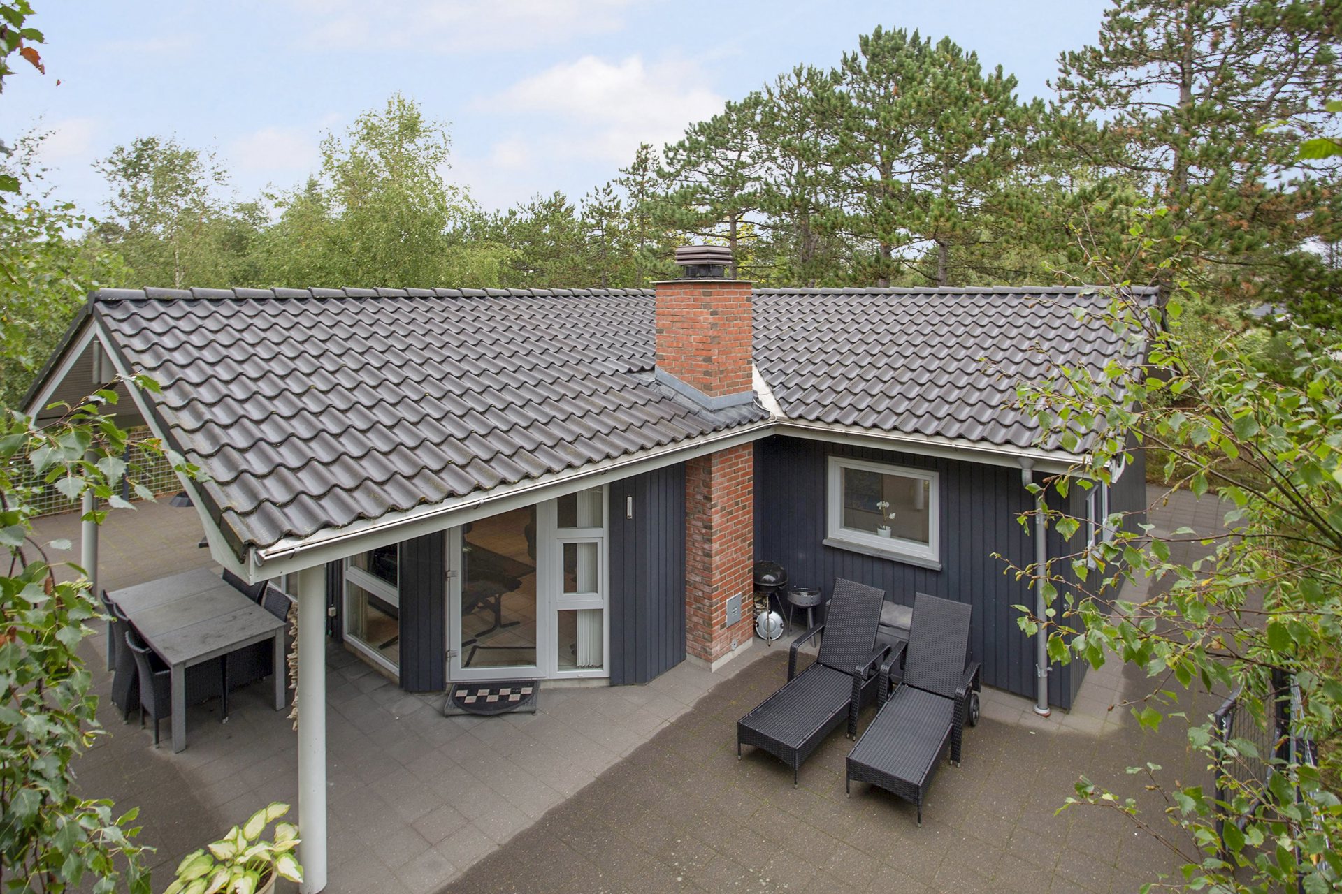 Investeringsvenligt sommerhus nær Havneby, med en vild lejeindtægt på 190.000 ,- i 2023 til ejer!