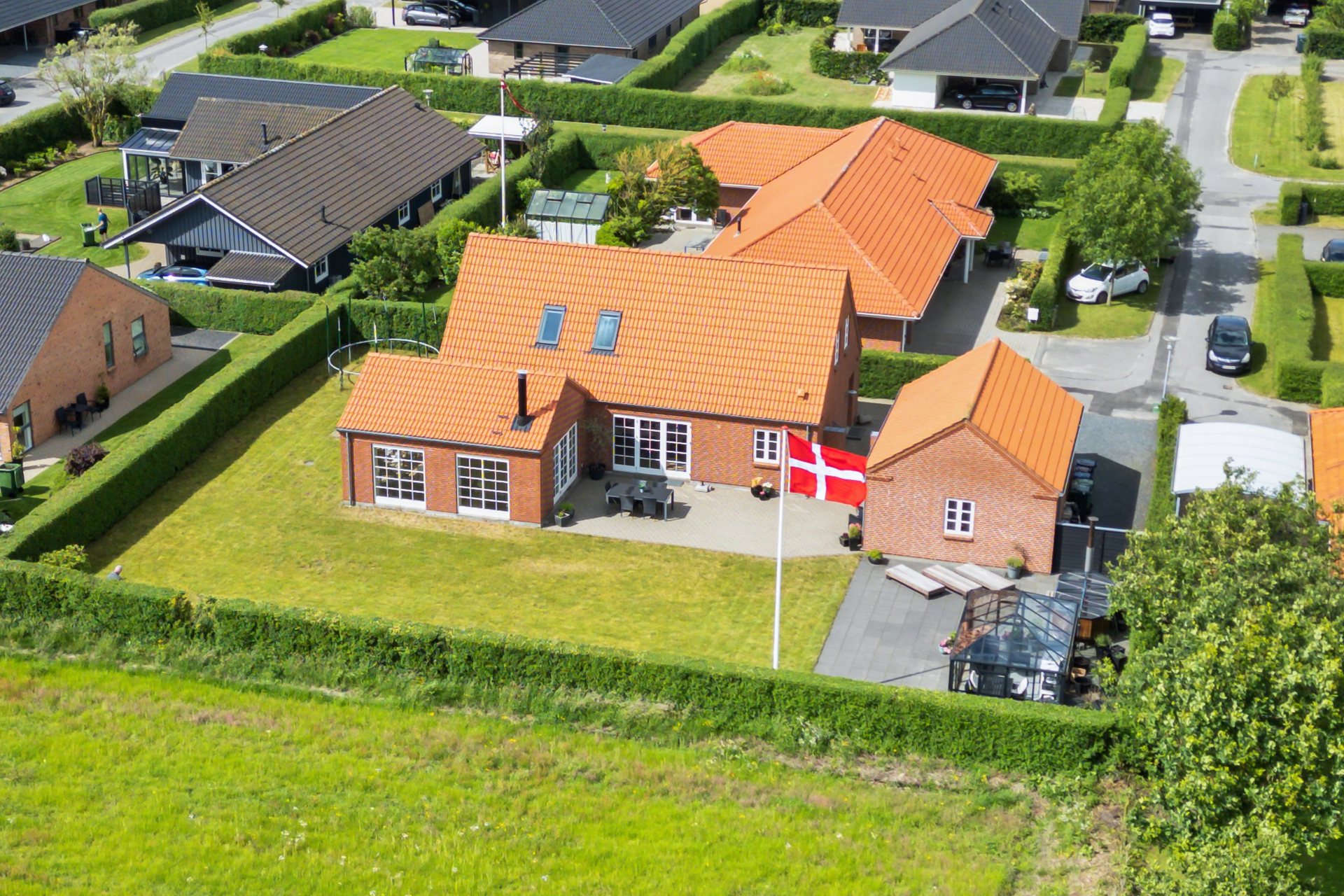 Indflytningsklar villa med stor garage og flot udsigt på Granly!