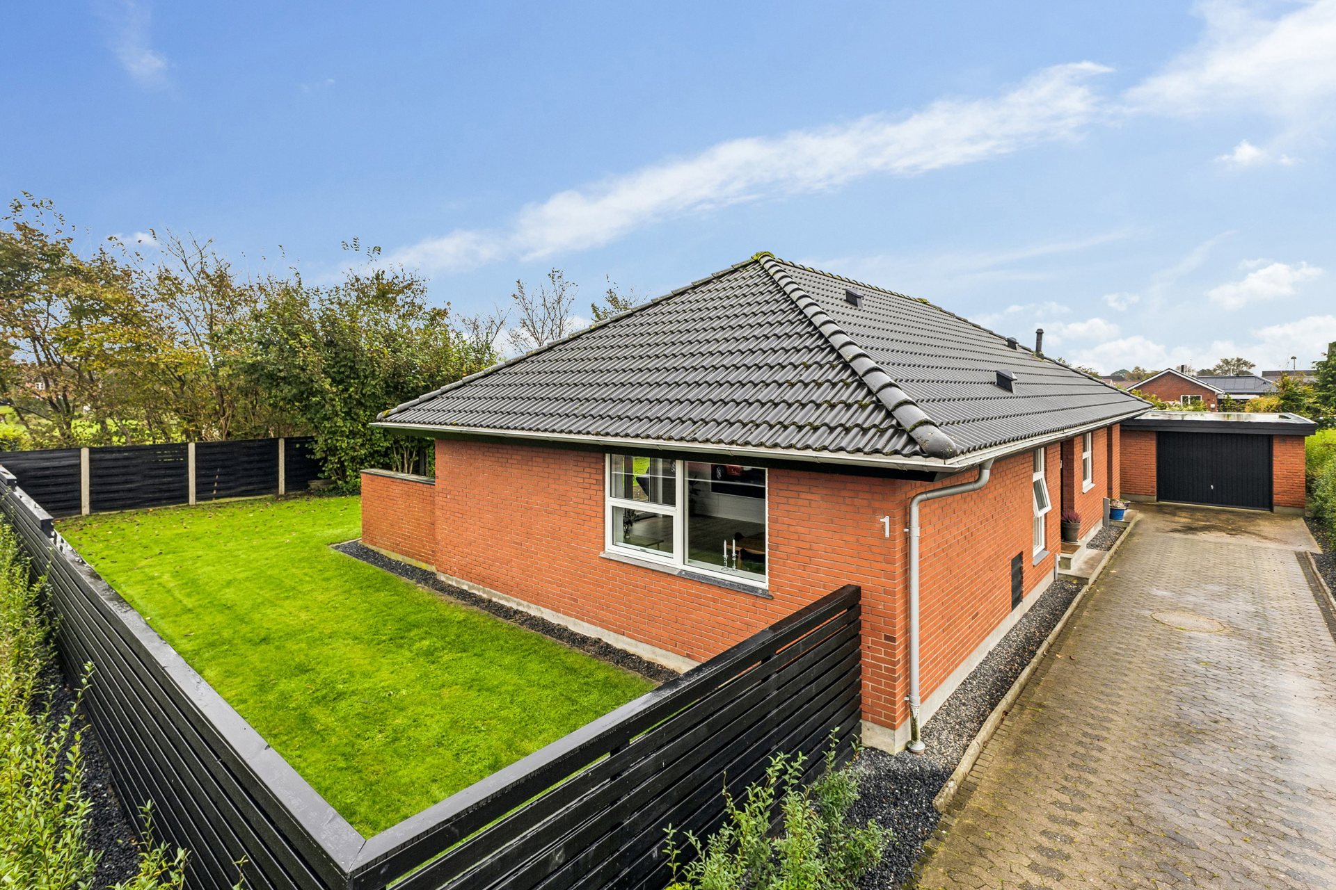 Moderne villa i hjertet af Gredstedbro – Et hjem der stråler af kvalitet!