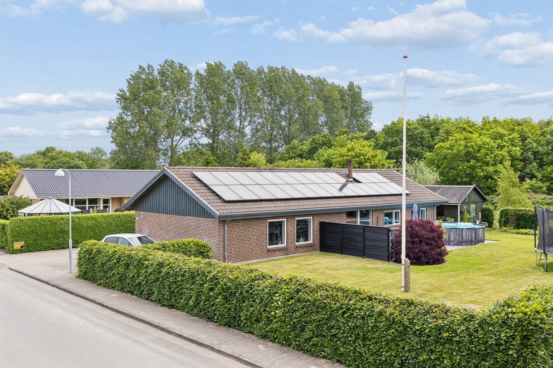 Indbydende familievilla i rolige og børnevenlige omgivelser!